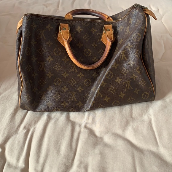 Louis Vuitton Handbags - Louis Vuitton speedy 35 used